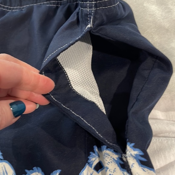 Mens XL swim trunks - Picture 2 of 4